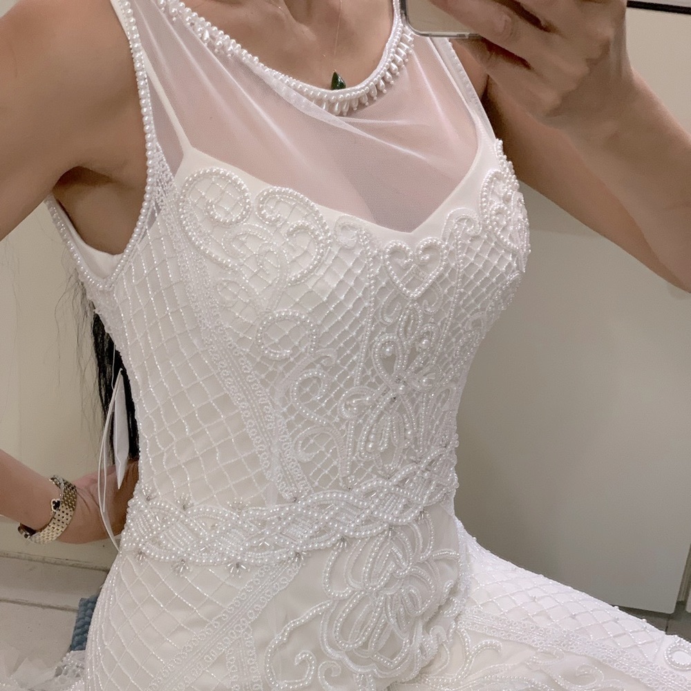 Theia hand embroidered mermaid wedding gown - Picture 13 of 16